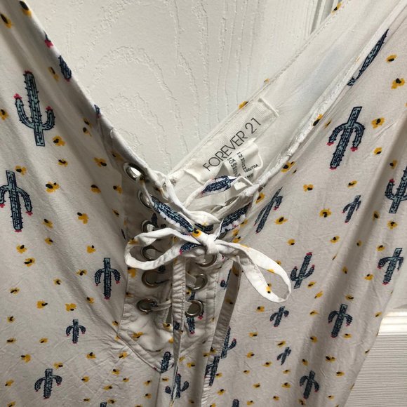 3 FOR$50 / FOREVER 21 Cactus Patterned Romper - Picture 5 of 5